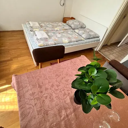 Hajós Apartmans *