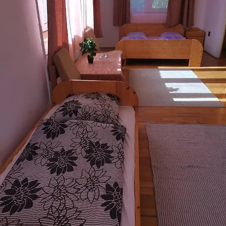 Hajós Apartmans *